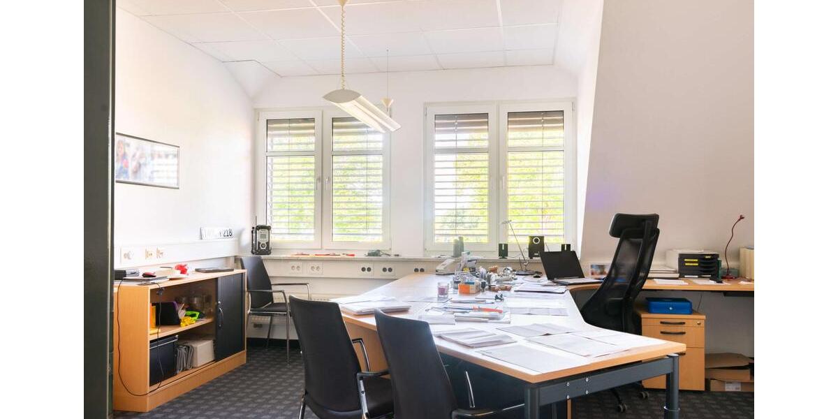 Großzügige Gewerbefläche mit flexibler Raumaufteilung & Kellerräumen und Wohnoption. Obj. 9027 zimmer