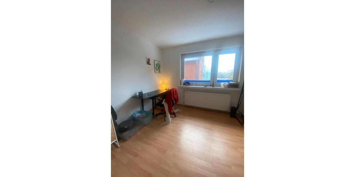 Etagenwohnung Oldenburg Bloherfelde - 4 Zimmer, 12 m&sup2;, 475&euro; | Angebot:24771109