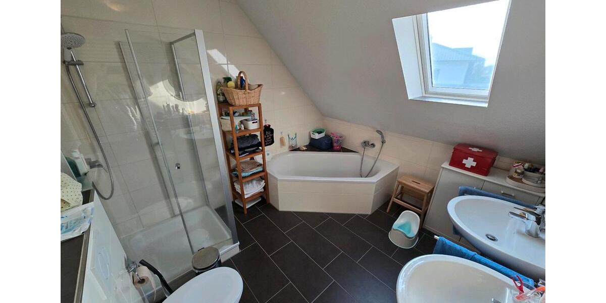 Doppelhaushälfte Edewecht - 5 Zimmer, 115 m&sup2;, 407.000&euro; | Angebot:25905373