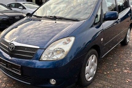 Toyota Corolla Verso 241.000 km 2.099 &euro; Oldenburg 26129