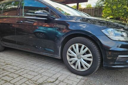 VW Golf 218.000 km 8.900 &euro; HUDE 27798