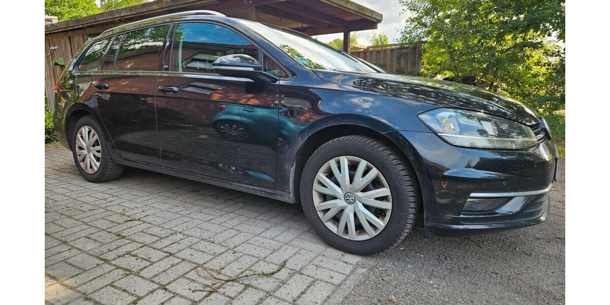 VW Golf 218.000 km 8.900 &euro; HUDE 27798