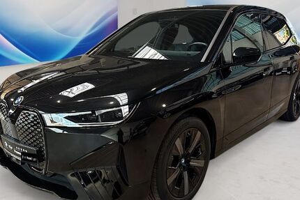 BMW iX 42.393 km 46.990 € Oldenburg 26135