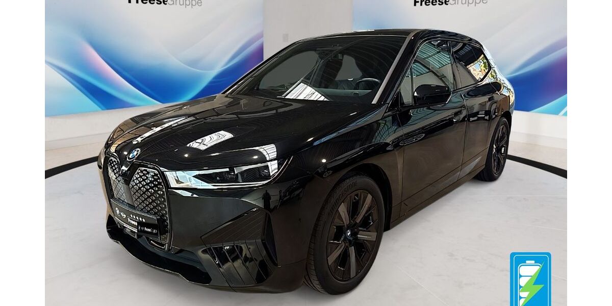BMW iX 42.393 km 46.990 € Oldenburg 26135