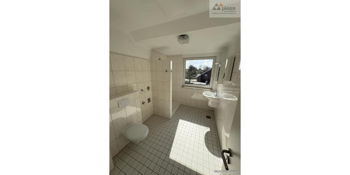 Dachgeschoßwohnung Ganderkesee - 3 Zimmer, 75 m&sup2;, 695&euro; | Angebot:26459156