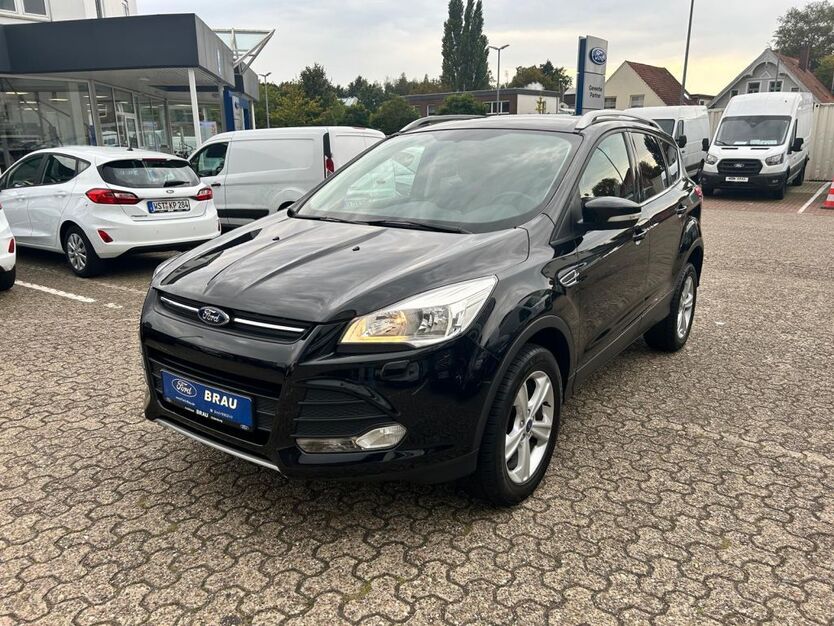 Ford Kuga 72.058 km 11.990 € Oldenburg 26122
