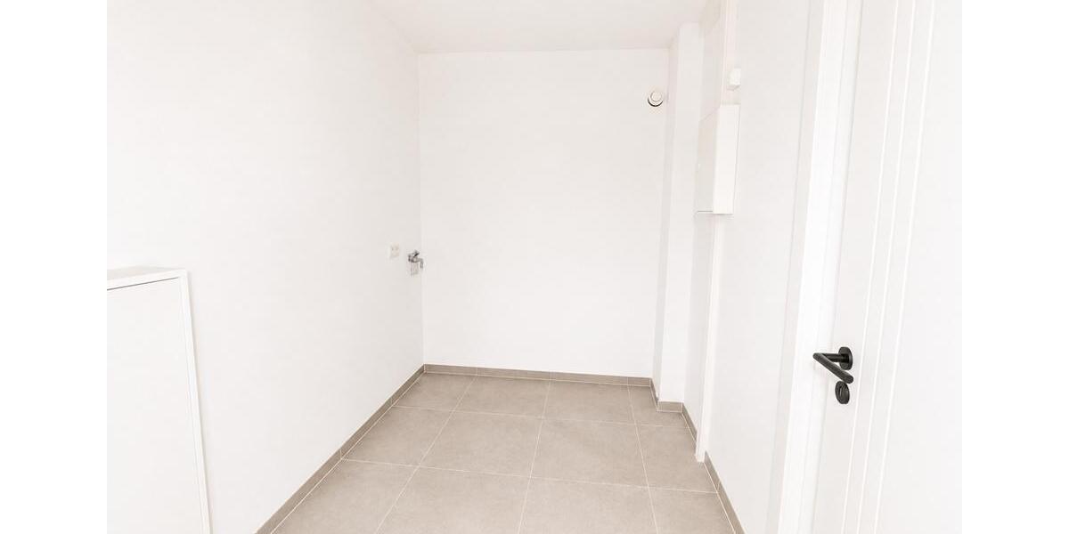 Etagenwohnung Oldenburg Kreyenbrück - 6 Zimmer, 12 m&sup2;, 480&euro; | Angebot:26632517