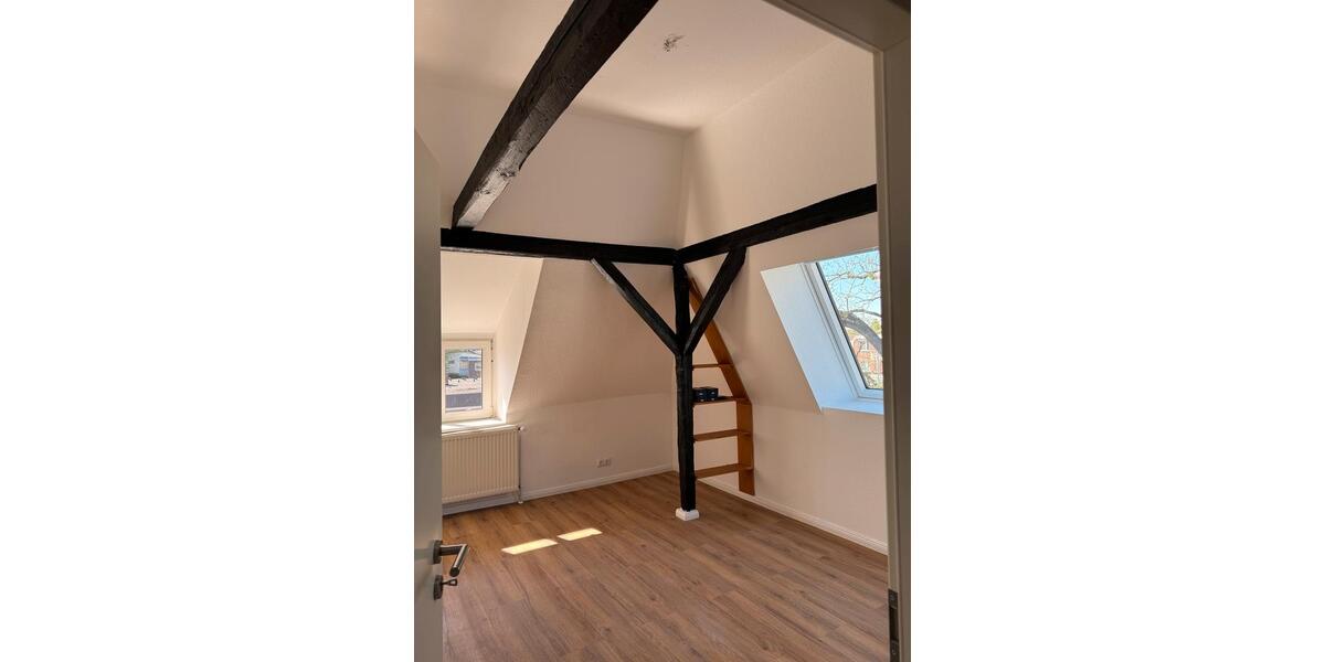 Dachgeschoßwohnung Oldenburg Ziegelhof - 3 Zimmer, 93 m&sup2;, 875&euro; | Angebot:26234885