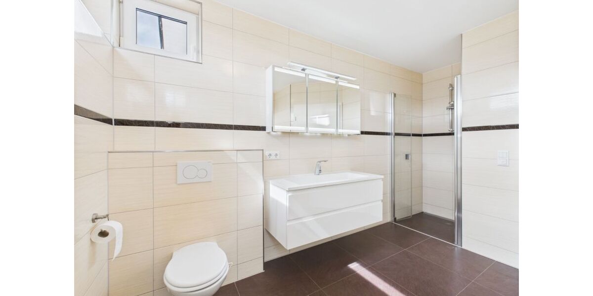 Außergewöhnliches Haus Wohnung über 2 Etagen in ruhiger Lage von Metjendorf-Oldenburg, KFW 70-ModernCarportGarten Wohnen am Rande von Oldenburg - Doppelhaushälfte Wiefelstede / Metjendorf Metjendorf | Angebot:26312135