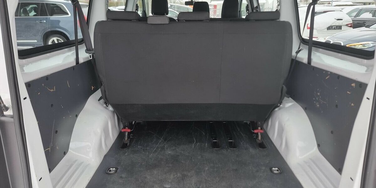 Opel Vivaro Edition M 9-Sitzer Automatik Zafira Life 87.900 km 27.900 &euro; Garrel 49681