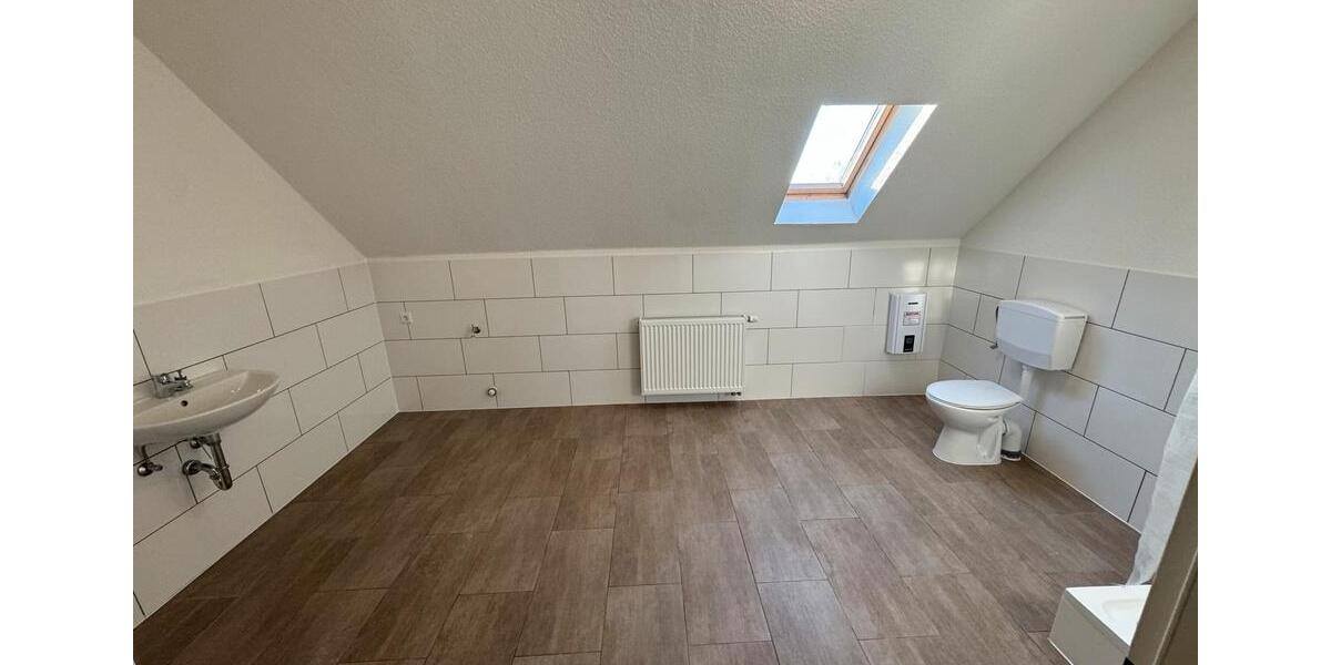 Etagenwohnung Jade - 2.5 Zimmer, 80 m&sup2;, 900&euro; | Angebot:26329684