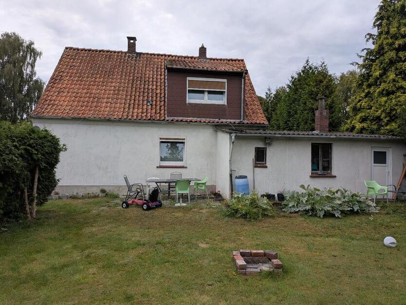 Teilsaniertes Einfamilienhaus von PRIVAT zu verkaufen zimmer