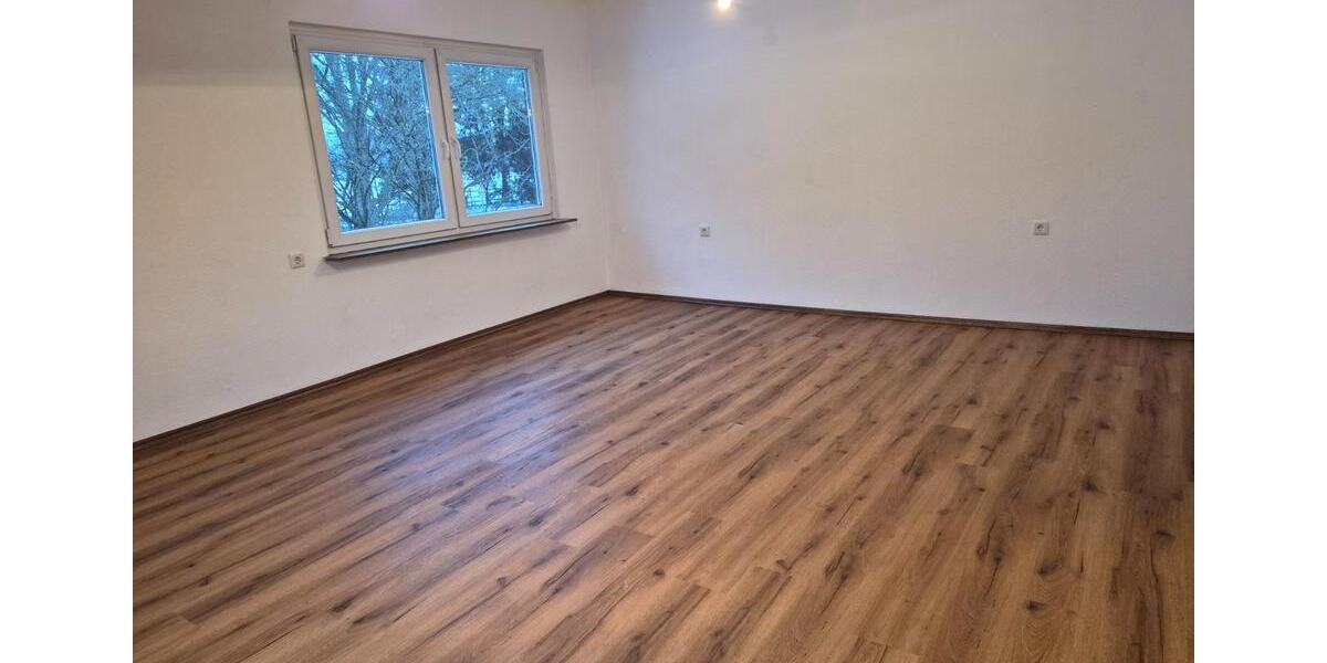 Dachgeschoßwohnung Oldenburg Eversten - 3 Zimmer, 94 m&sup2;, 800&euro; | Angebot:25869796