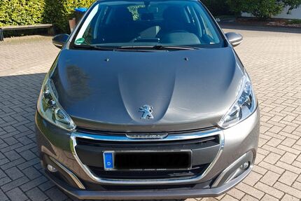 Peugeot 208 101.528 km 5.500 &euro; Oldenburg 26131
