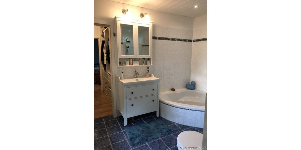Mehrfamilienhaus, Wohnhaus Berne Weserdeich - 9 Zimmer, 211 m&sup2;, 379.000&euro; | Angebot:26816776