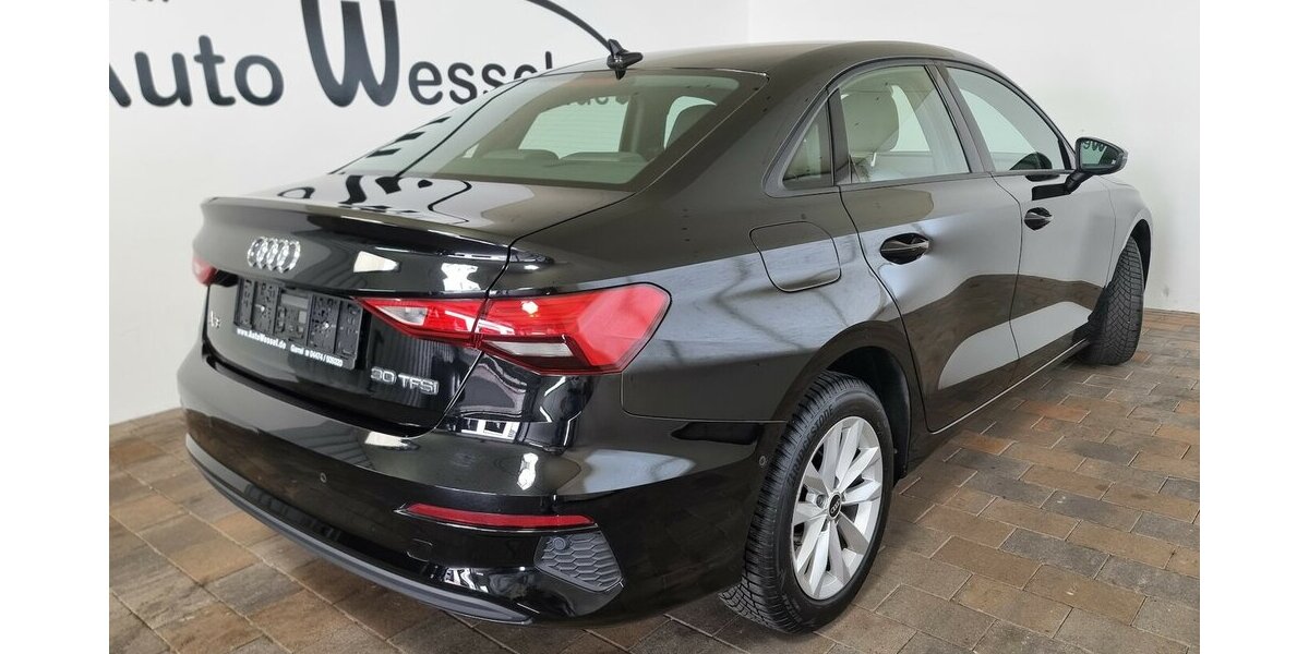 Audi A3 30TFSI limo Navi Leder Digital VIC Kamera LED 66.400 km 21.450 € Garrel 49681