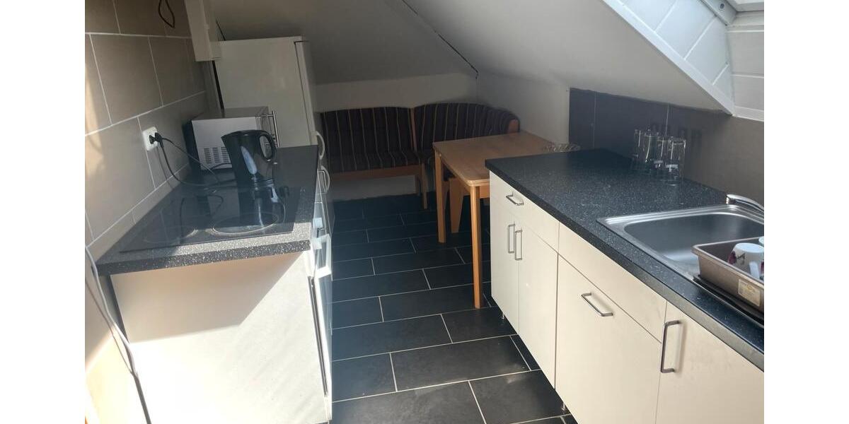 Dachgeschoßwohnung Delmenhorst Deichhorst - 1 Zimmer, 40 m&sup2;, 490&euro; | Angebot:25698835