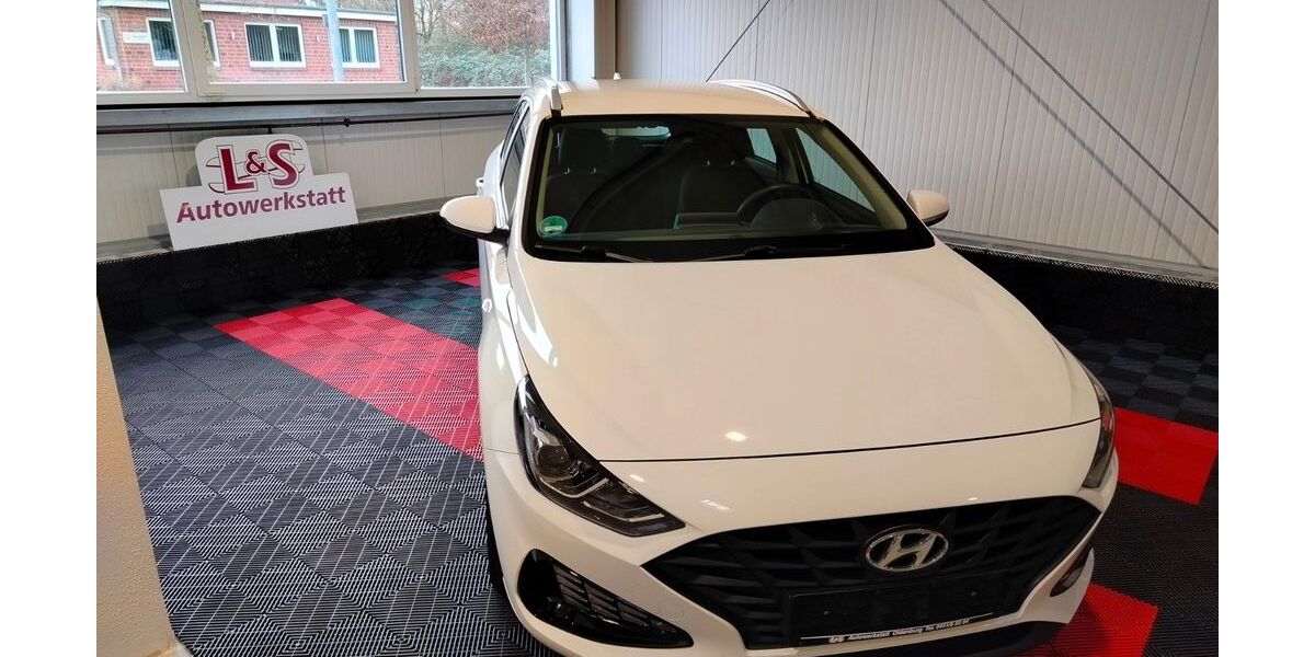 Hyundai i30 96.000 km 12.100 &euro; Oldenburg 26131