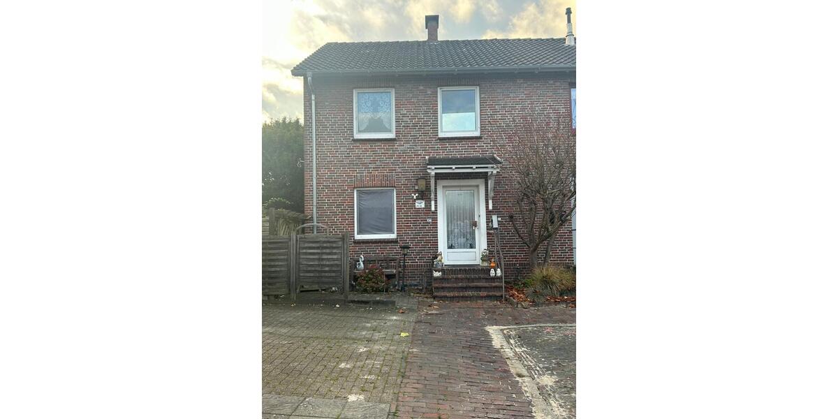 Doppelhaushälfte mit Entwicklungspotenzial in Oldenburg-Nadorst 4 zimmer