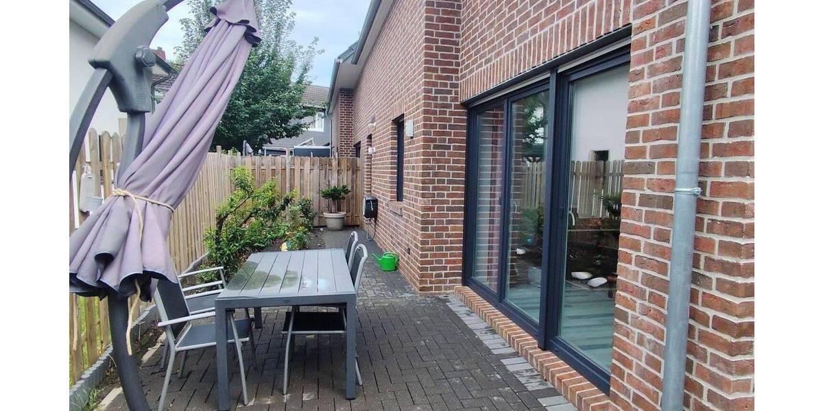 sehr gepflegte Doppelhaushälfte , 5 Jahre jung , von privat 4 zimmer