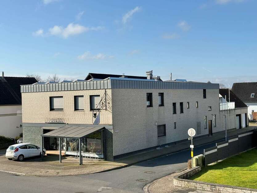 Einzelhandel in Brake 440.000 € 396.57 m²