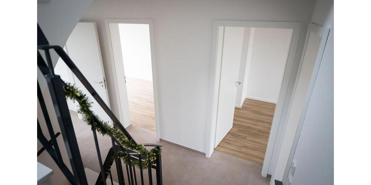 Reihenhaus Edewecht - 6 Zimmer, 122 m&sup2;, 1.710&euro; | Angebot:23857364