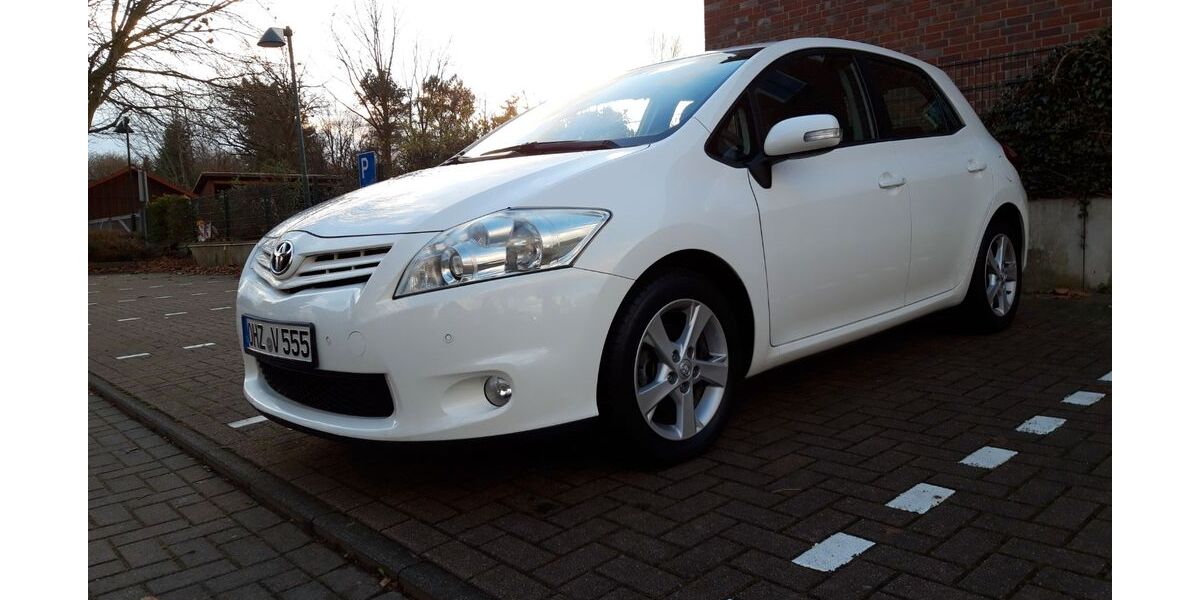 Toyota Auris 71.588 km 6.799 € Schwanewede 28790