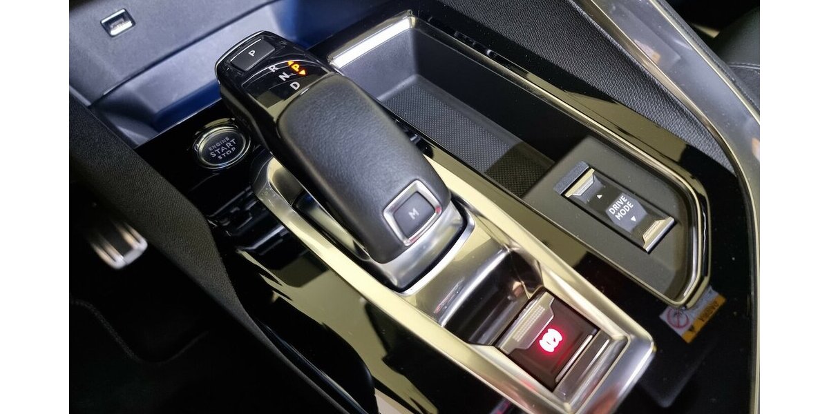 Peugeot 5008 GT LED APP SHZ Kamera Digital Navi 7-Sitzer 47.200 km 25.700 &euro; Garrel 49681