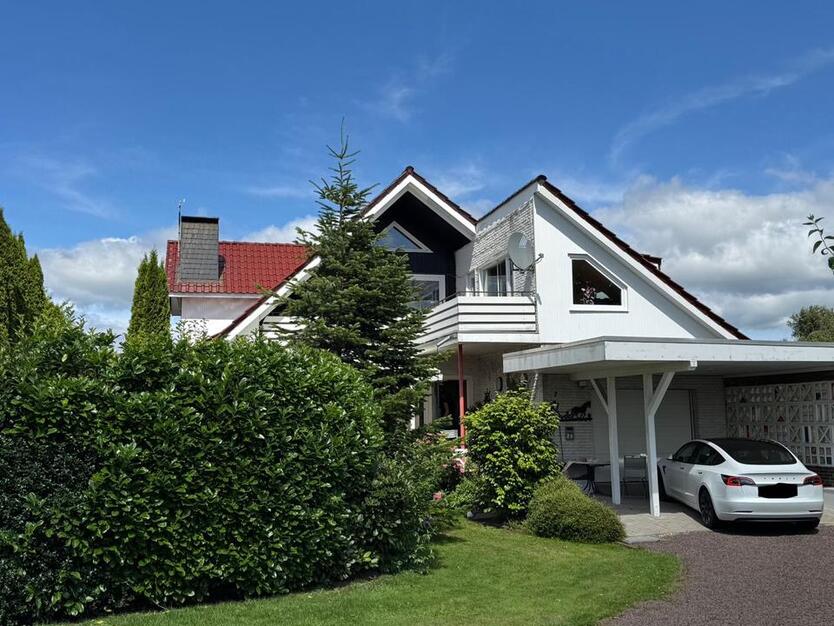 Besonderes Architektenhaus mit Galerie Kamin Terrassenüberdachung
