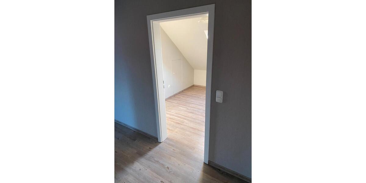 Dachgeschoßwohnung Varel - 3 Zimmer, 101 m&sup2;, 775&euro; | Angebot:26429416