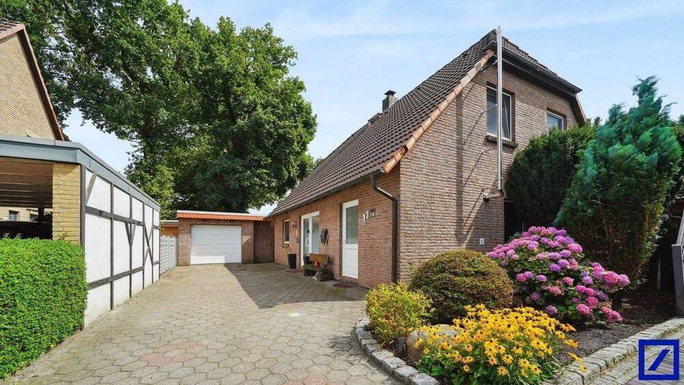Charmantes Einfamilienhaus auf großzügigem Eckgrundstück