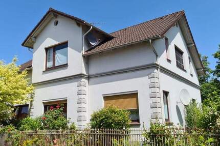 Vierfamilienhaus mit Garagen auf ca. 1.500 m² in Varel - Stadt 1 zimmer