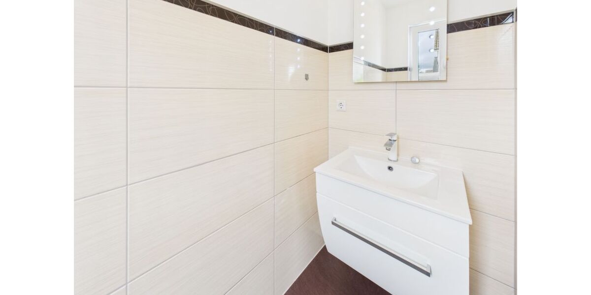 Außergewöhnliches Haus Wohnung über 2 Etagen in ruhiger Lage von Metjendorf-Oldenburg, KFW 70-ModernCarportGarten Wohnen am Rande von Oldenburg - Doppelhaushälfte Wiefelstede / Metjendorf Metjendorf | Angebot:26312135