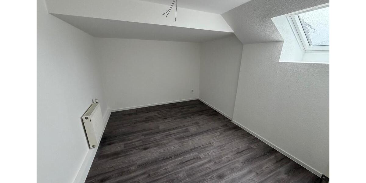 Dachgeschoßwohnung Rastede - 2.5 Zimmer, 120 m&sup2;, 1.200&euro; | Angebot:24572991