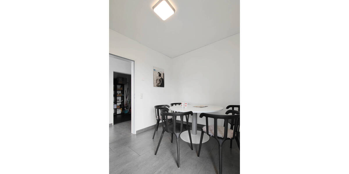 Gewerbeobjekt Bad Zwischenahn Aschhausen - 2 Zimmer, 105 m&sup2;, 1.100&euro; | Angebot:26930388