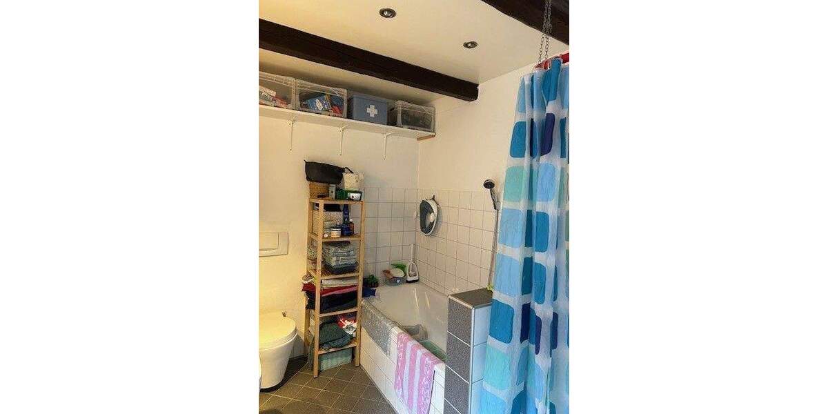 Provisionsfrei - Schöne Doppelhaushälfte mit möbliertes Appartement in idyllischer Stadtlage Nähe der Universität! 4 zimmer