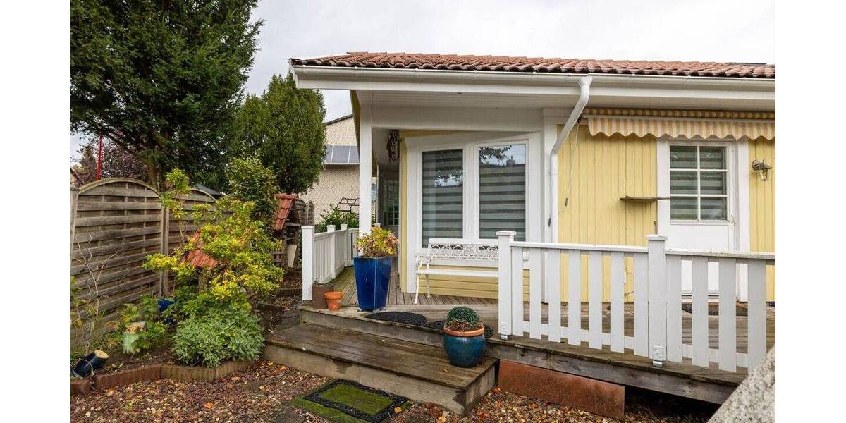 *** BUNGALOW mit offener WOHNKÜCHE und idyllischer VERANDA - DOPPELCARPORT inklusive *** 3 zimmer
