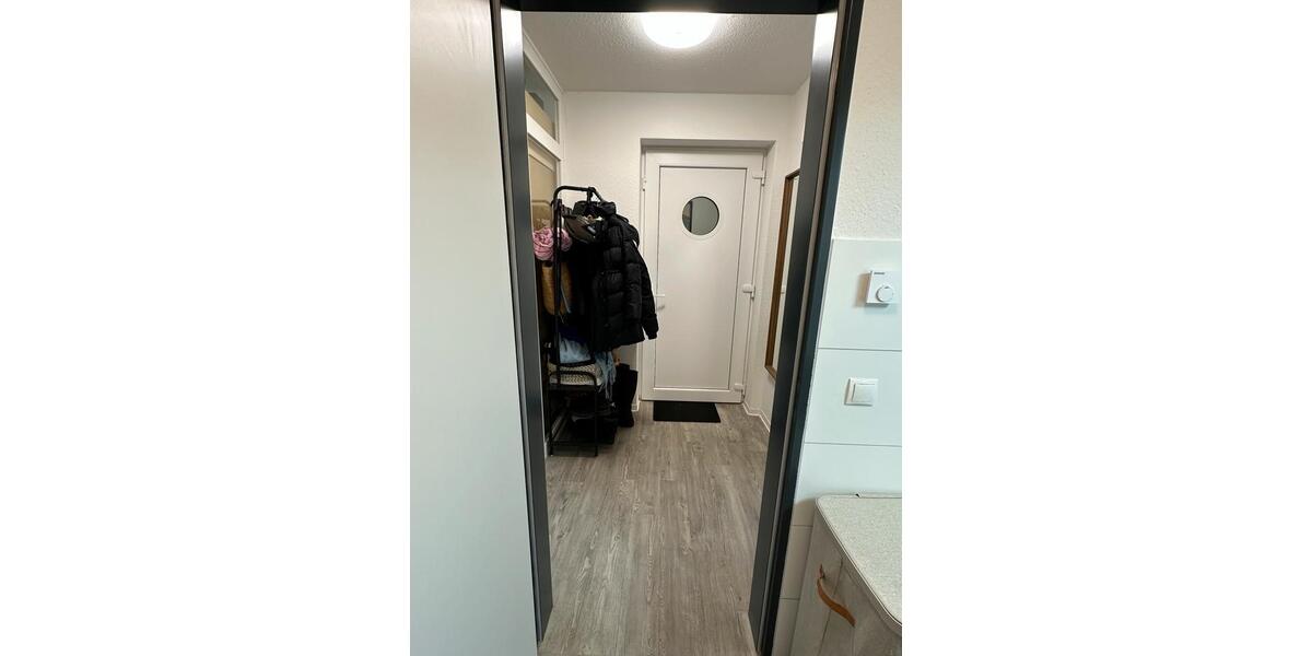 Lichtdurchflutete 2(ggf.3)-Zimmer-Wohnung mit Carport und Garten 2 zimmer