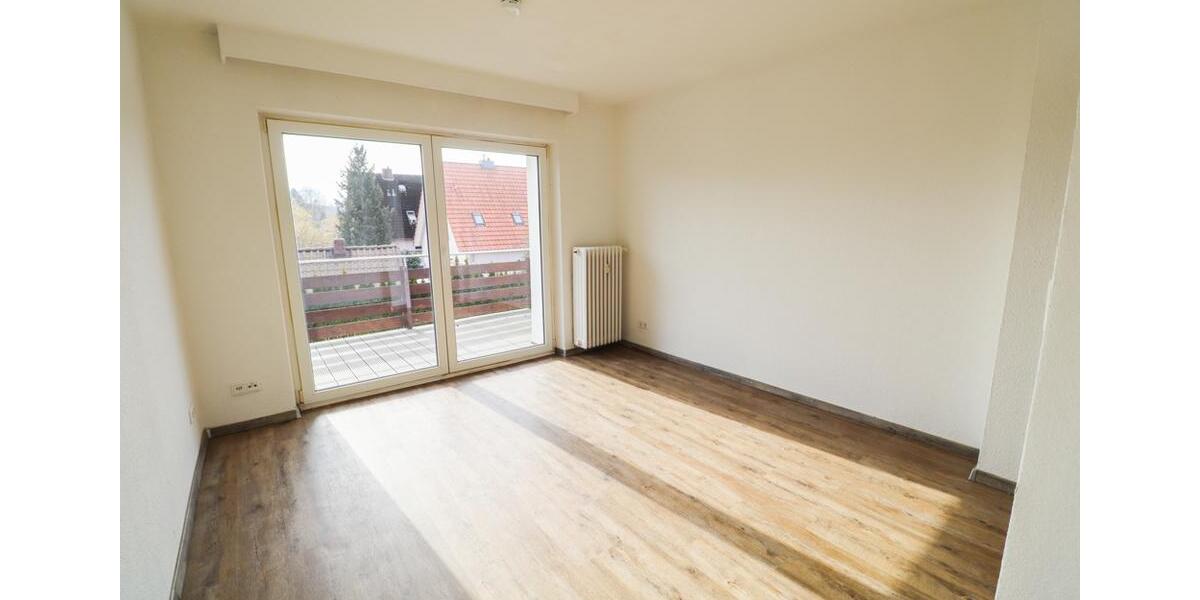 Dachgeschoßwohnung Rastede - 3 Zimmer, 80 m&sup2;, 790&euro; | Angebot:25270681
