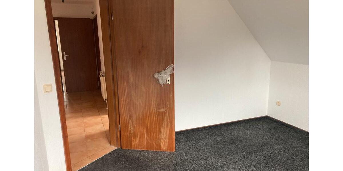 Dachgeschoßwohnung Ganderkesee - 3 Zimmer, 76 m&sup2;, 650&euro; | Angebot:26322893