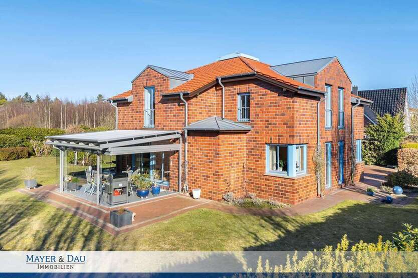 Haus zum Kaufen in Edewecht Friedrichsfehn 749.000 € 185 m²