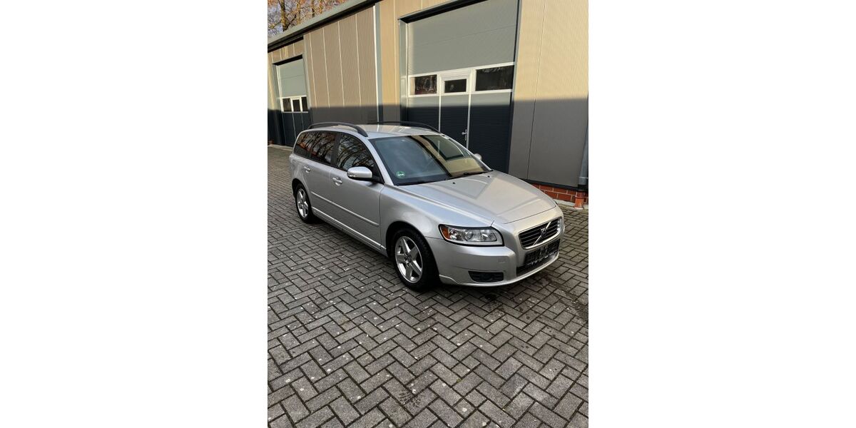 Volvo V50 329.600 km 2.890 &euro; Hude 27798