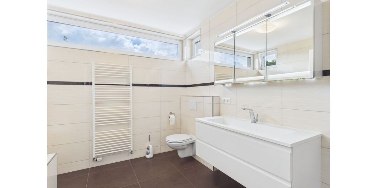 Außergewöhnliches Haus Wohnung über 2 Etagen in ruhiger Lage von Metjendorf-Oldenburg, KFW 70-ModernCarportGarten Wohnen am Rande von Oldenburg - Doppelhaushälfte Wiefelstede / Metjendorf Metjendorf | Angebot:26312135