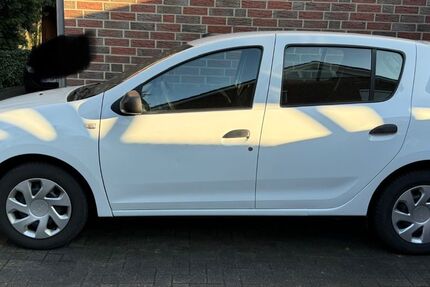 Dacia Sandero 30.200 km 7.999 &euro; Oldenburg 26135