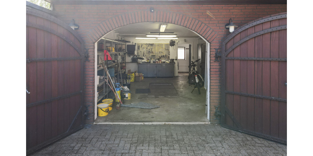 Ganderkesee-Schierbrok Renoviertes Einfamilienhaus in Feldrandlage mit Keller, Garage und EBK - Einfamilienhaus Ganderkesee | Angebot:26366702