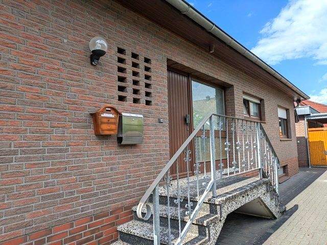 Etagenwohnung Oldenburg Kreyenbrück - 2 Zimmer, 60 m&sup2;, 590&euro; | Angebot:25744132