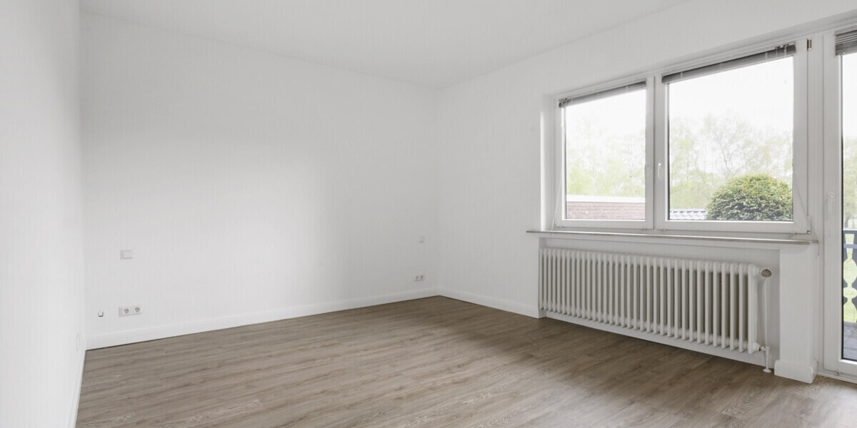 Ganderkesee-Schierbrok Renoviertes Einfamilienhaus in Feldrandlage mit Keller, Garage und EBK - Einfamilienhaus Ganderkesee | Angebot:26366702