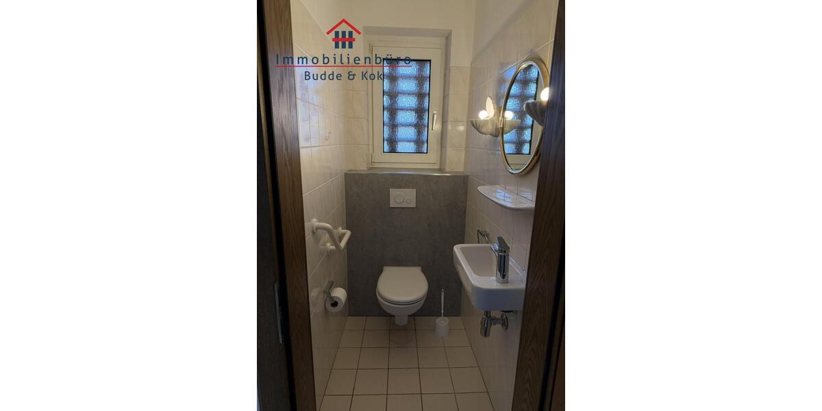 Doppelhaushälfte Friesoythe - 7 Zimmer, 233 m&sup2;, 1.500&euro; | Angebot:26247200