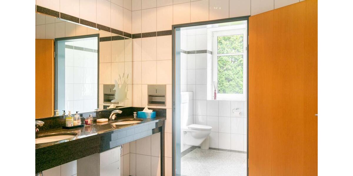 Großzügige Gewerbefläche mit flexibler Raumaufteilung und Wohnoption. Obj. 8989 zimmer