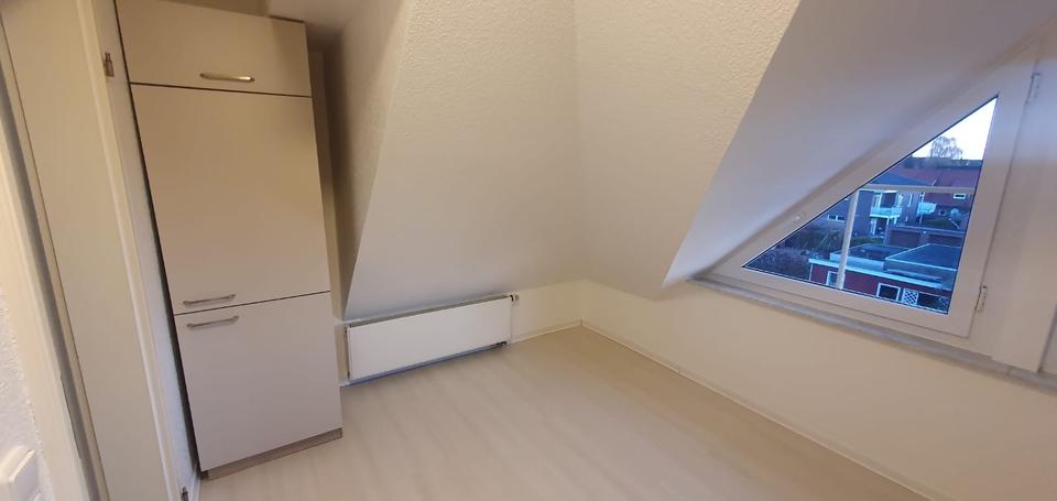 Dachgeschoßwohnung Oldenburg Eversten - 2 Zimmer, 38 m&sup2;, 580&euro; | Angebot:26327318